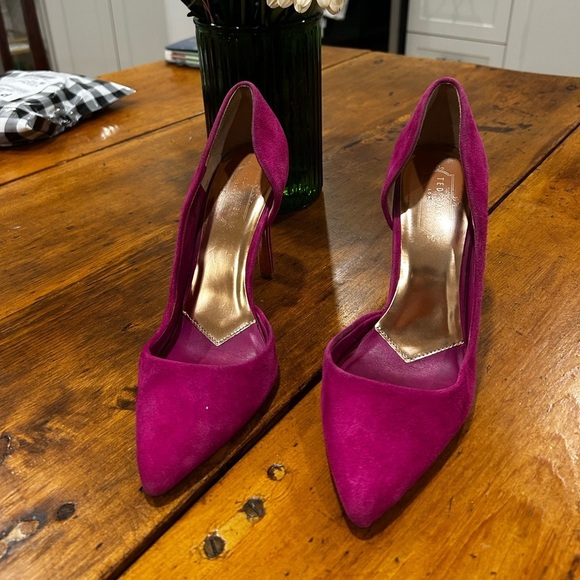 Ted Baker fuchsia pink d’Orsay style suede 4”heels size 10 - Picture 1 of 5